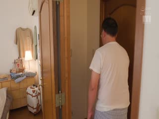 MIDV-281 親の再婚でできたお兄ちゃんと子供部屋が相部屋に！両親が寝静まった後、毎晩絶倫ホールドされた私… 五芭